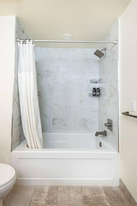 Luxurious Penthouse In Beverly Hills - Sleeps 10 Λος Άντζελες Εξωτερικό φωτογραφία