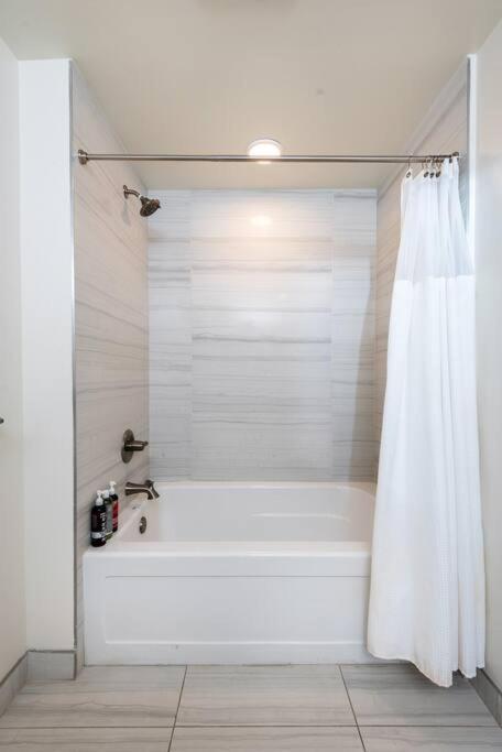 Luxurious Penthouse In Beverly Hills - Sleeps 10 Λος Άντζελες Εξωτερικό φωτογραφία